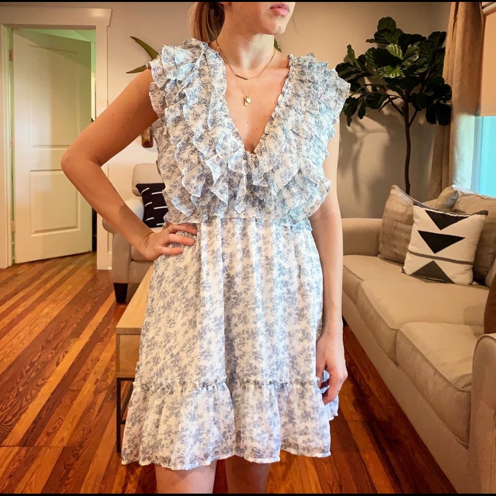 Perfectly ruffled dress 🦋